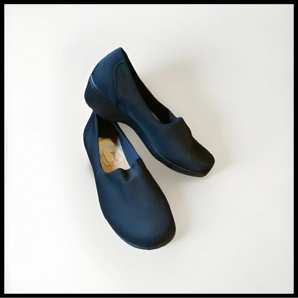Yuu Size 8 Ashlay Black Stretchy Fabric Slip On Wedge Shoes - Picture 2 of 11